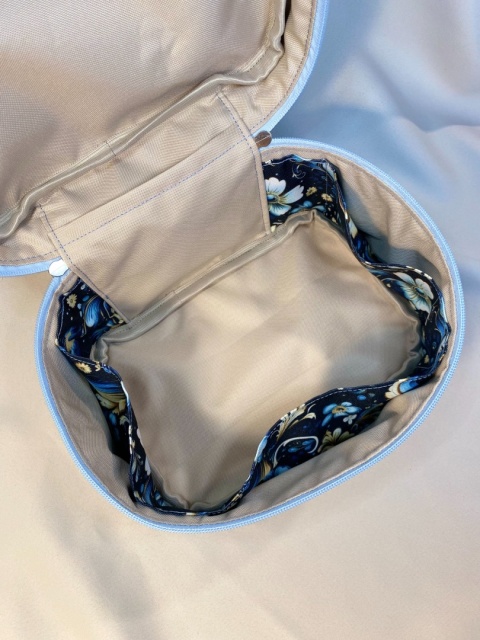 Kosmetyczka robaczki i błękit rozmiar M