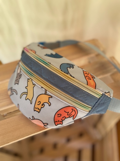 Nerka z tkanin wodoodpornych Kotki niebieskie