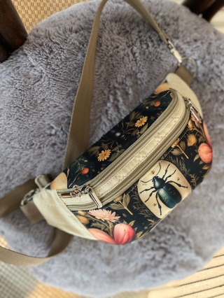 Nerka z tkanin wodoodpornych Żuczki i wanilia rozmiar M