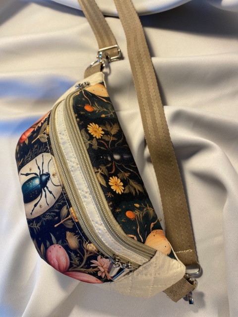 Nerka z tkanin wodoodpornych Żuczki i wanilia rozmiar M