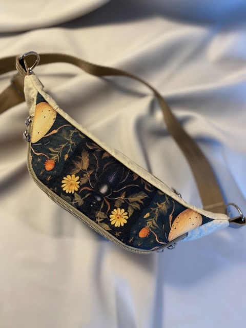 Nerka z tkanin wodoodpornych Żuczki i wanilia rozmiar M