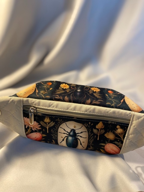 Nerka z tkanin wodoodpornych Żuczki i wanilia rozmiar M