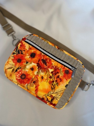 Saszetka biodrowa Tami w kwiaty