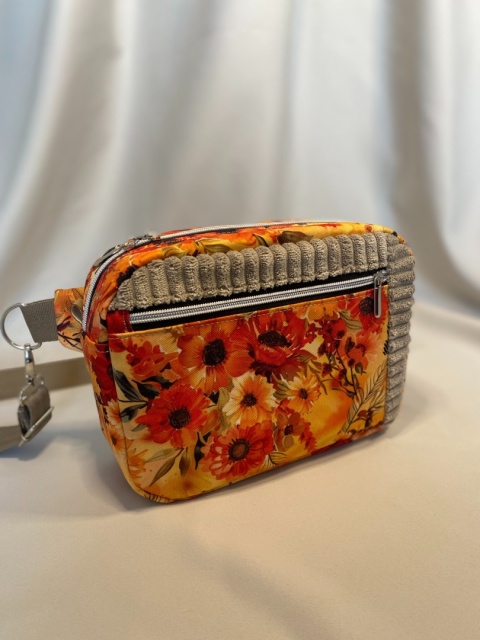 Saszetka biodrowa Tami w kwiaty