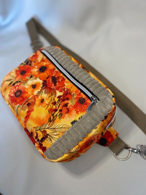 Saszetka biodrowa Tami w kwiaty