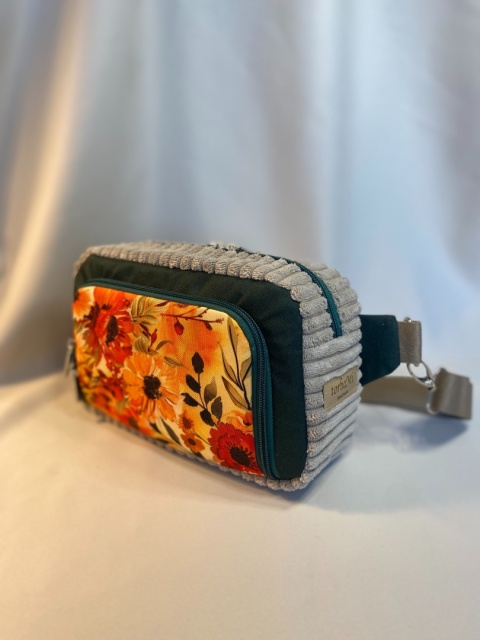 Saszetka Tala z tkaniny w kwiaty i prążka tapicerskiego