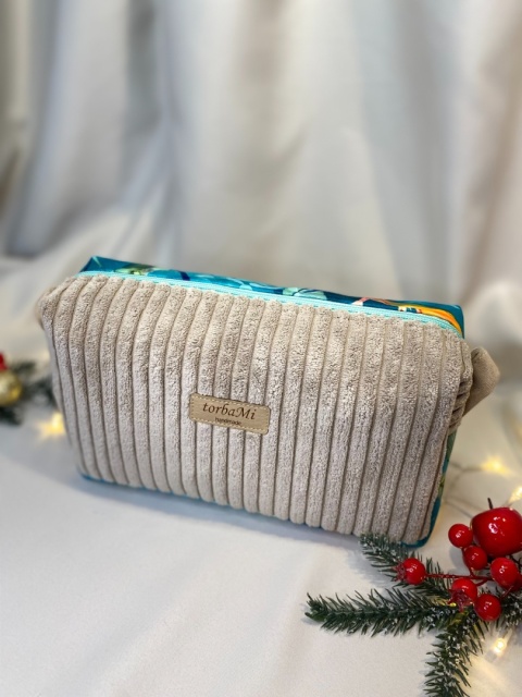 Kosmetyczka z weluru i prążka