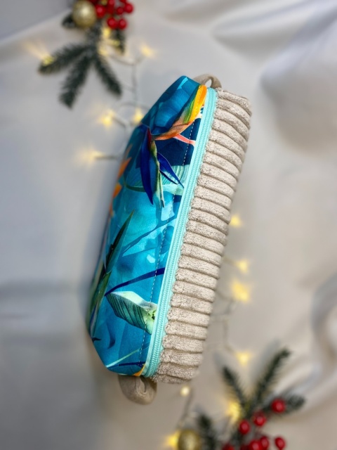 Kosmetyczka z weluru i prążka