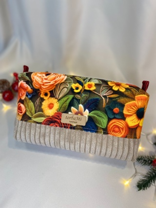 Kosmetyczka z weluru i prążka