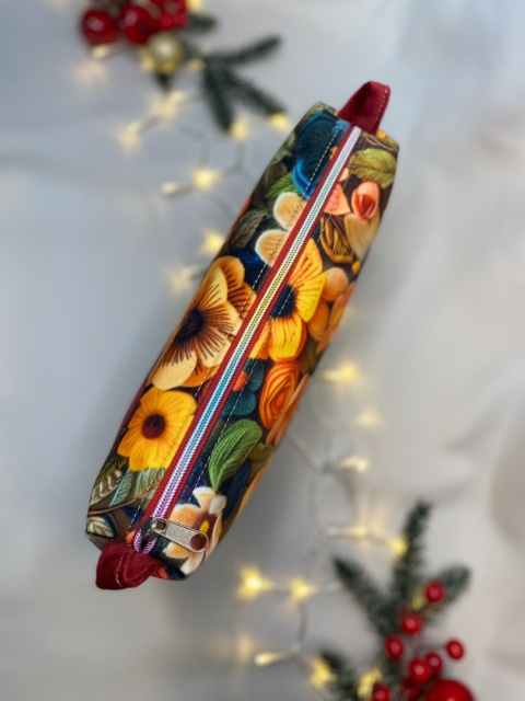 Kosmetyczka z weluru i prążka