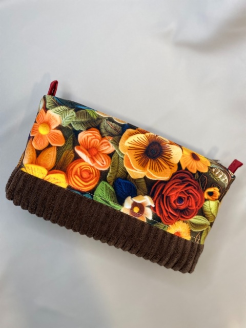 Kosmetyczka z weluru i prążka