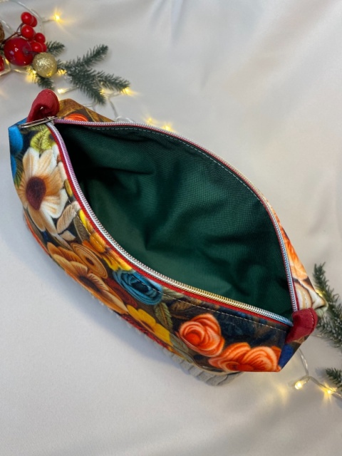 Kosmetyczka z weluru i prążka