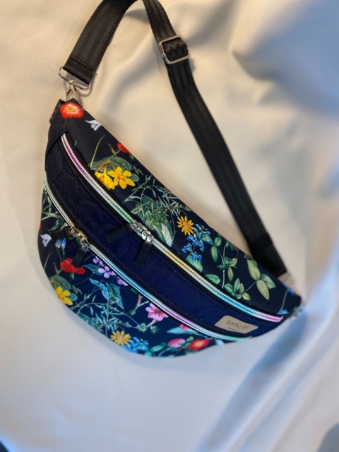 Nerka Luna z tkanin wodoodpornych kwiaty i granat rozmiar L