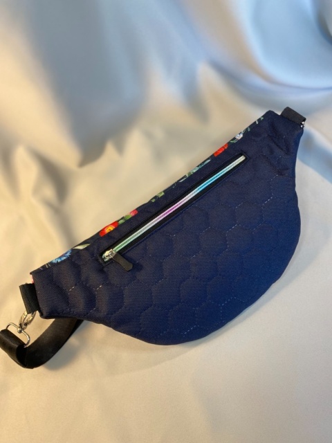 Nerka Luna z tkanin wodoodpornych kwiaty i granat rozmiar L