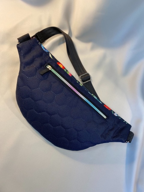 Nerka Luna z tkanin wodoodpornych kwiaty i granat rozmiar L