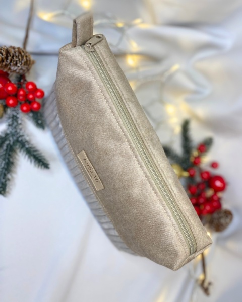 Saszetka z weluru i prążka