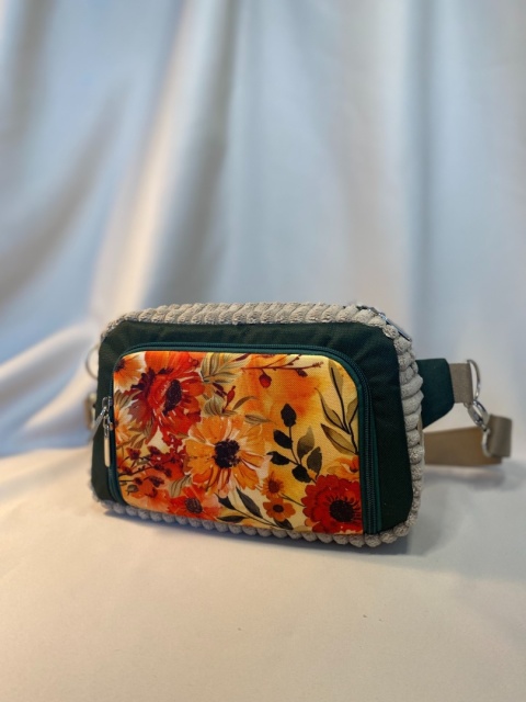 Saszetka Tala z tkaniny w kwiaty i prążka tapicerskiego