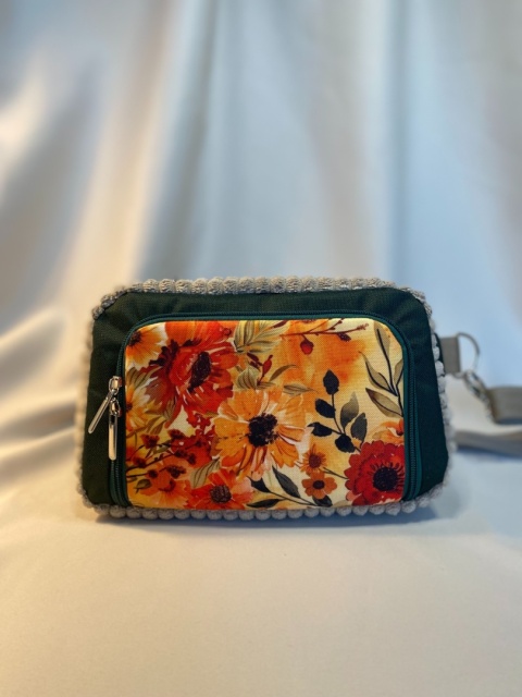 Saszetka Tala z tkaniny w kwiaty i prążka tapicerskiego