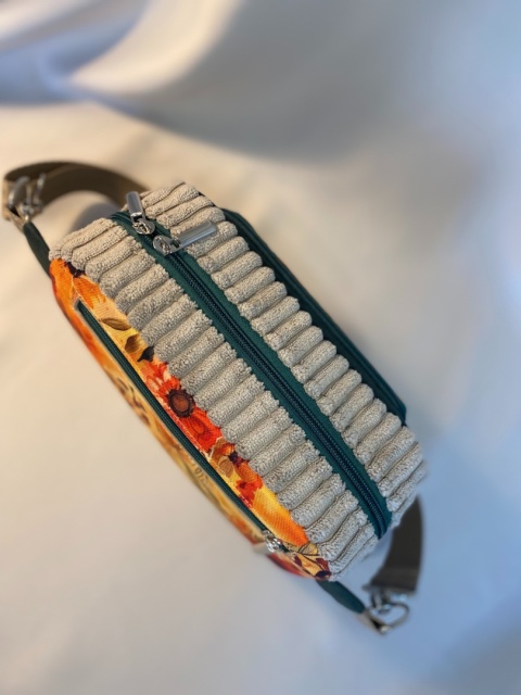 Saszetka Tala z tkaniny w kwiaty i prążka tapicerskiego